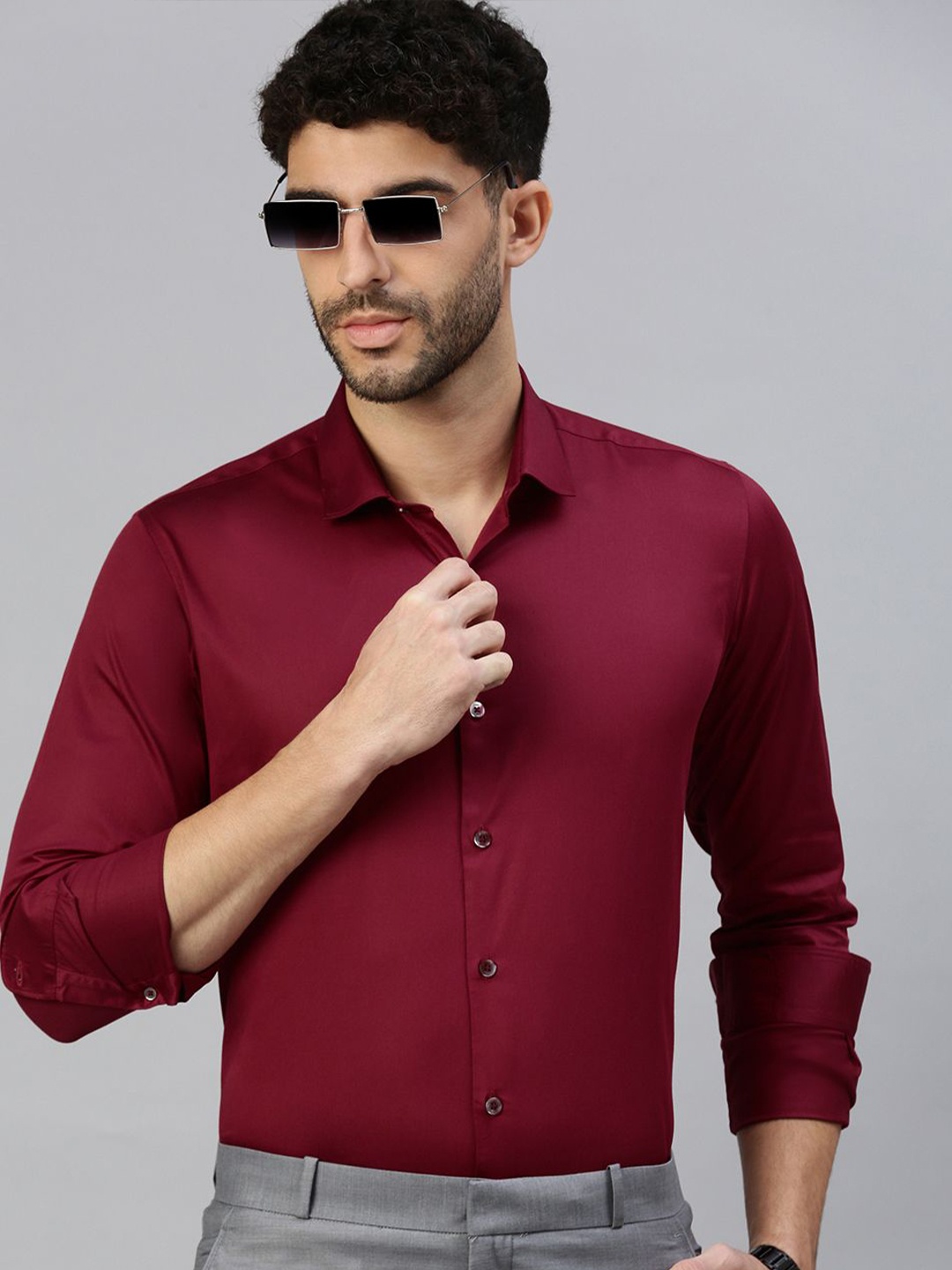 

ZEDD Men Cutaway Collar Solid Cotton Casual Shirt, Maroon