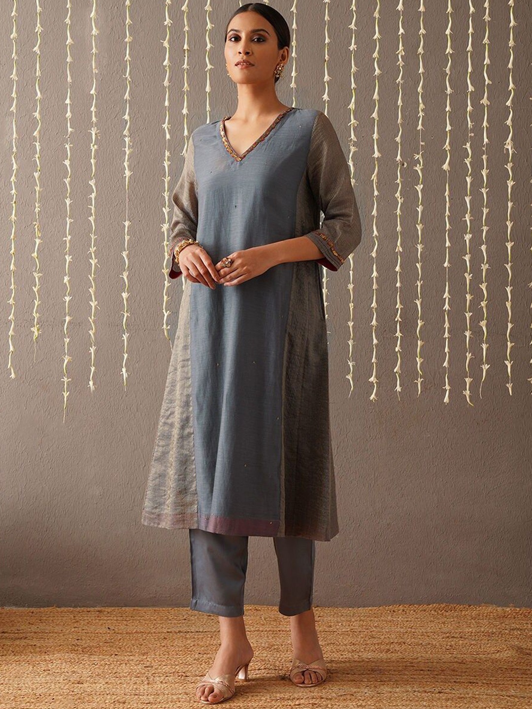

JAYPORE V-Neck Panelled A-Line Kurta with Trousers, Grey