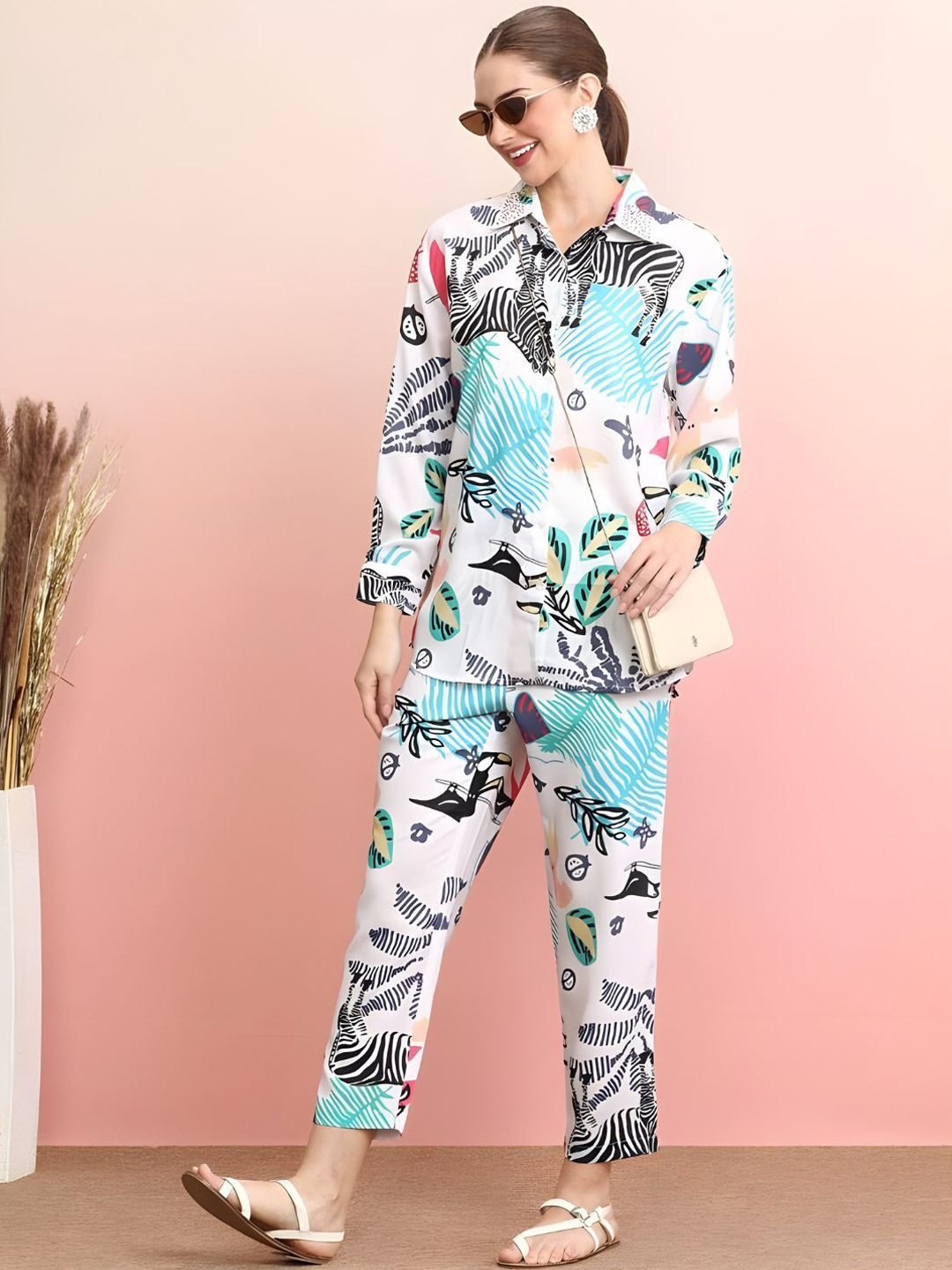 

NIJANAND TEXTILE Printed Pure Cotton Shirt & Trousers Co-Ords, White
