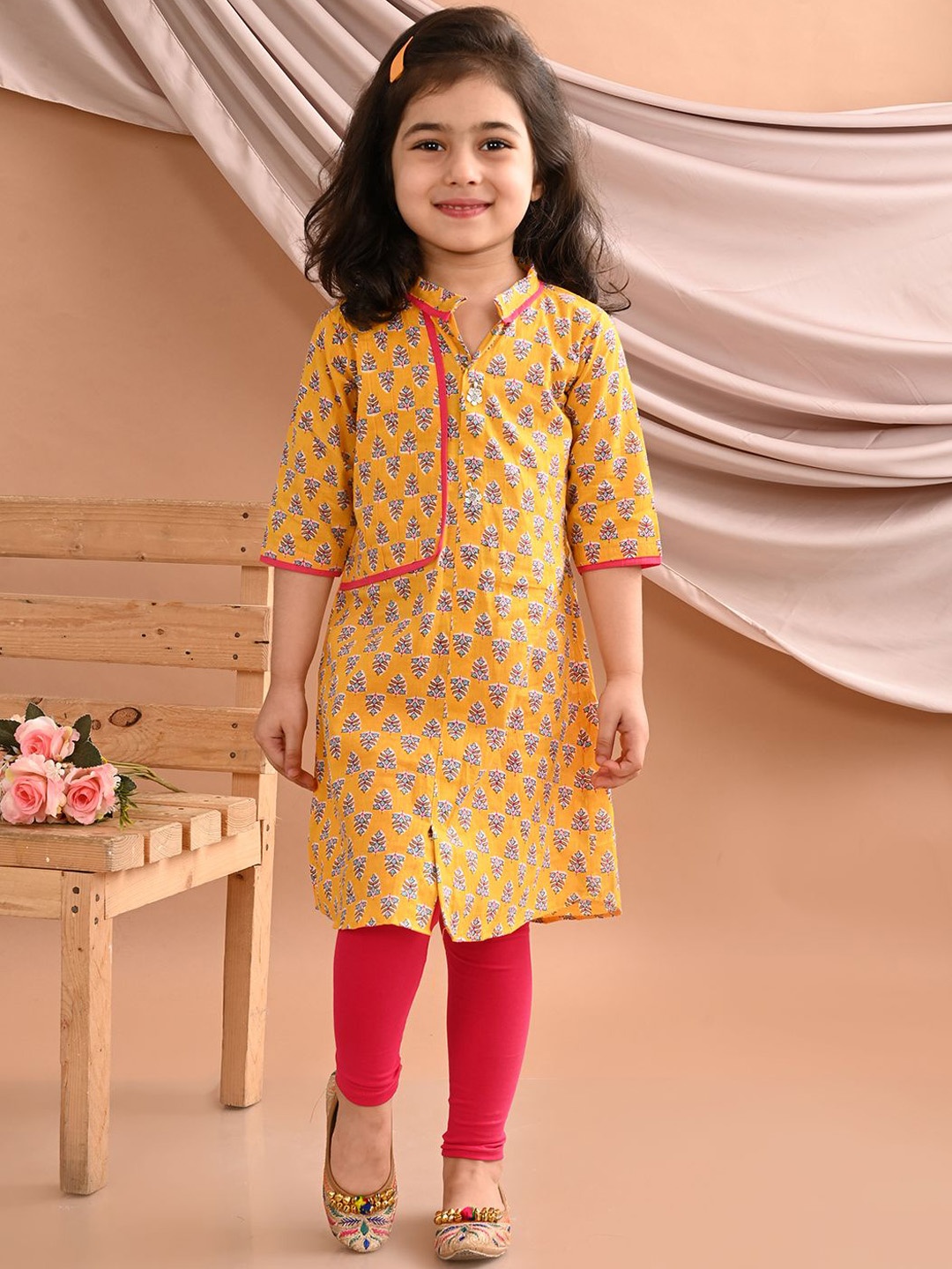 

Here&Now X Kinder Kids Girls Floral Straight Pure Cotton Kurti & Leggings, Yellow