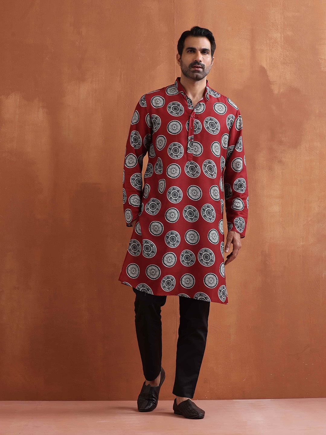 

trueBrowns Printed Mandarin Collar Straight Kurta, Rust