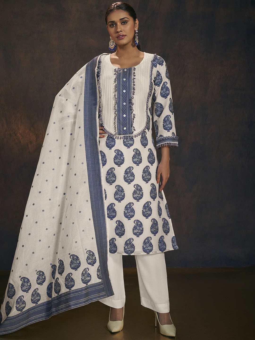 

SALWAR STUDIO Women Floral Printed Regular Kurta with Trousers Dupatta, Off white