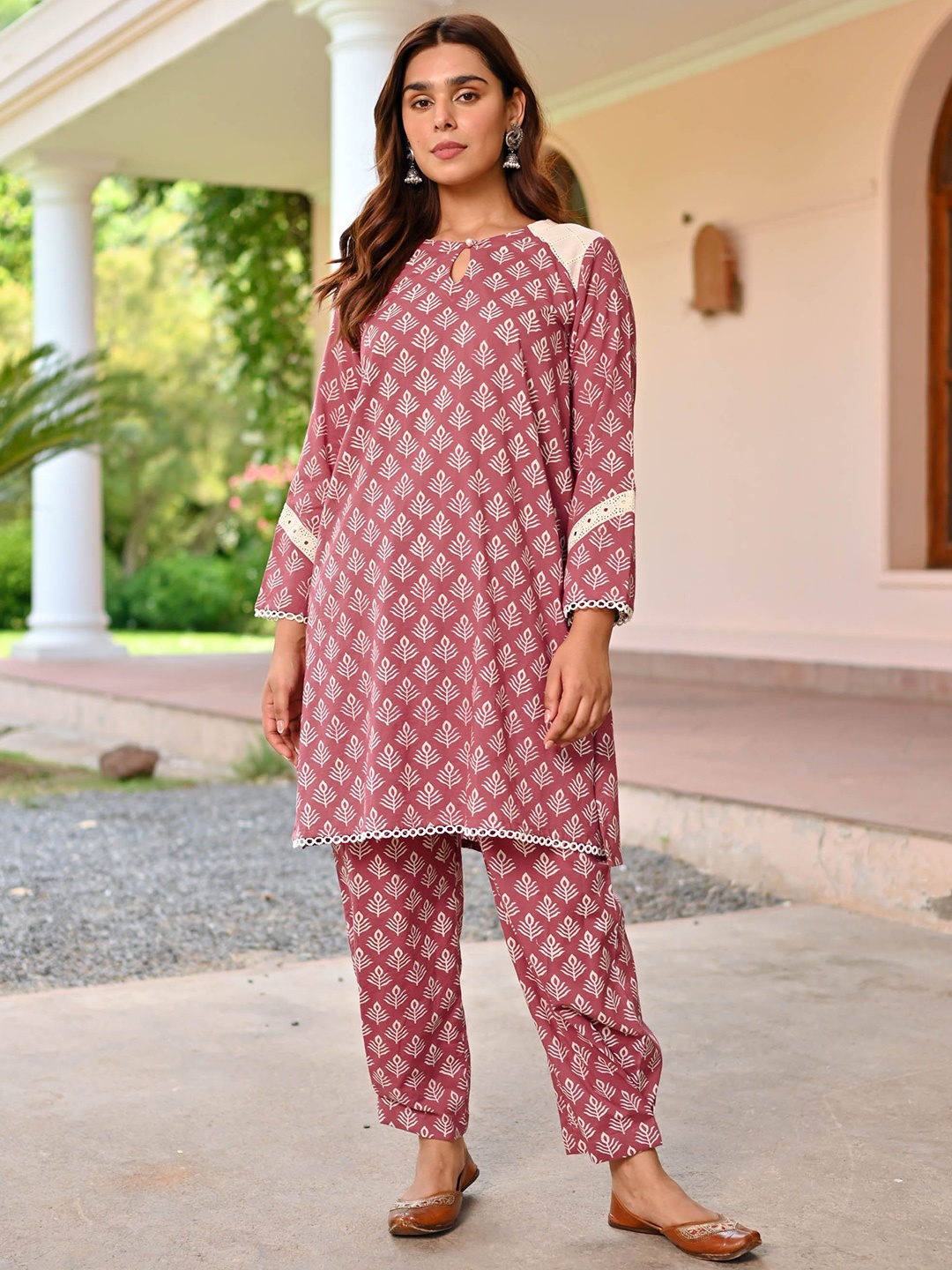 

Bunaai Anvi Printed Tunic With Trousers, Mauve