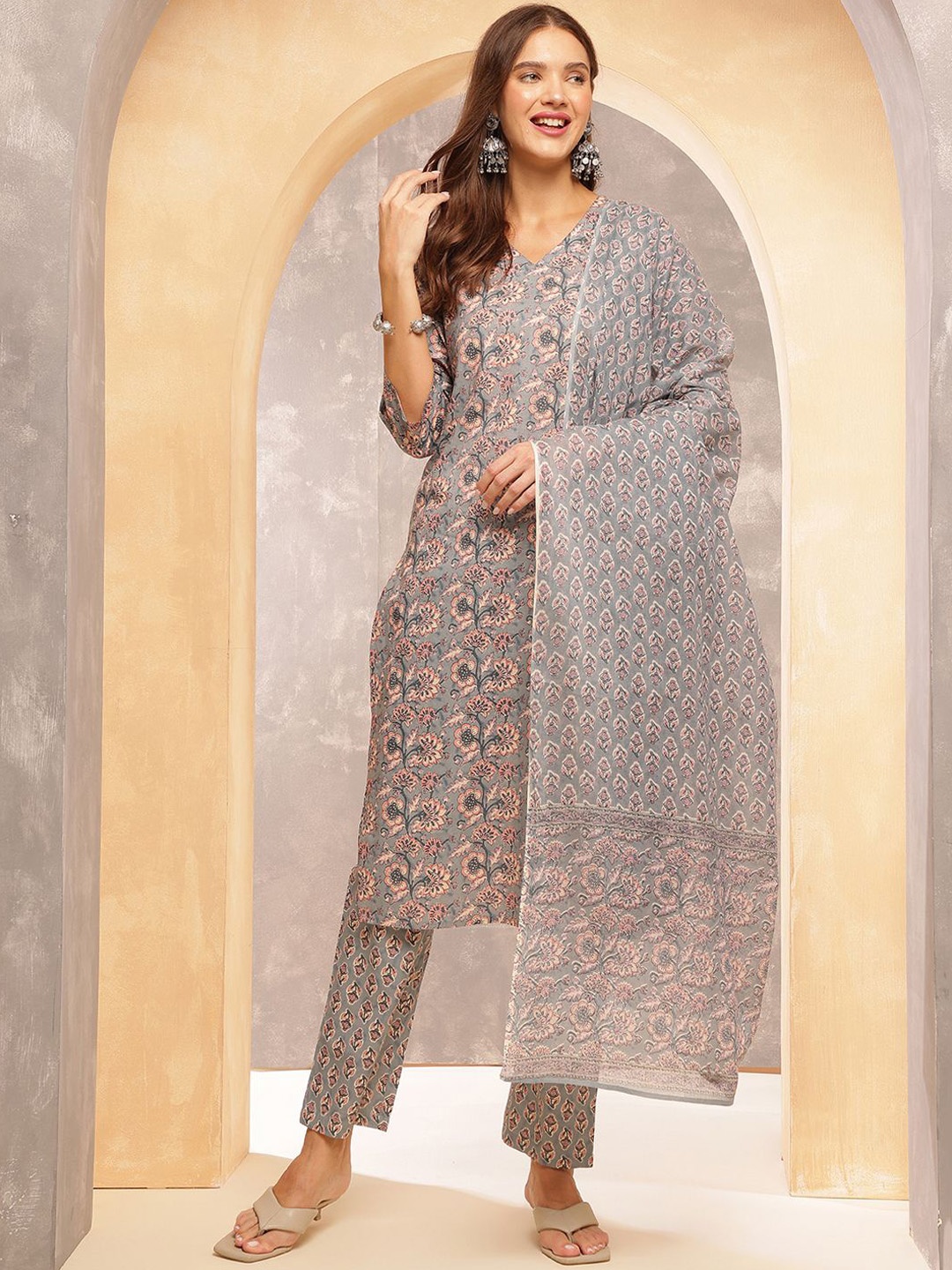 

Anouk Women Floral Printed Regular Pure Cotton Kurta With Trousers & Dupatta, Grey