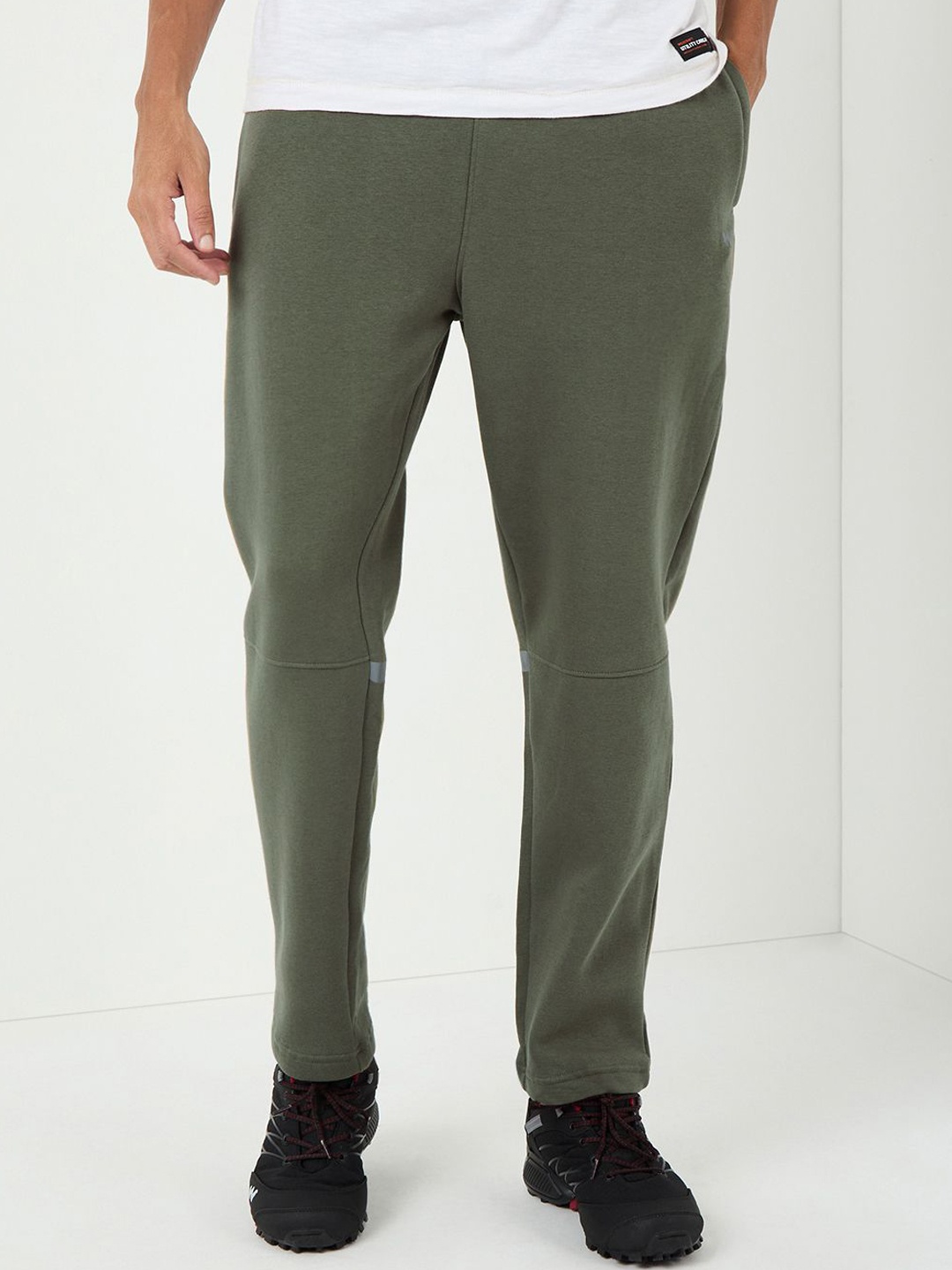 

Wildcraft Men Mid-Rise Outdoor Shorts, Green