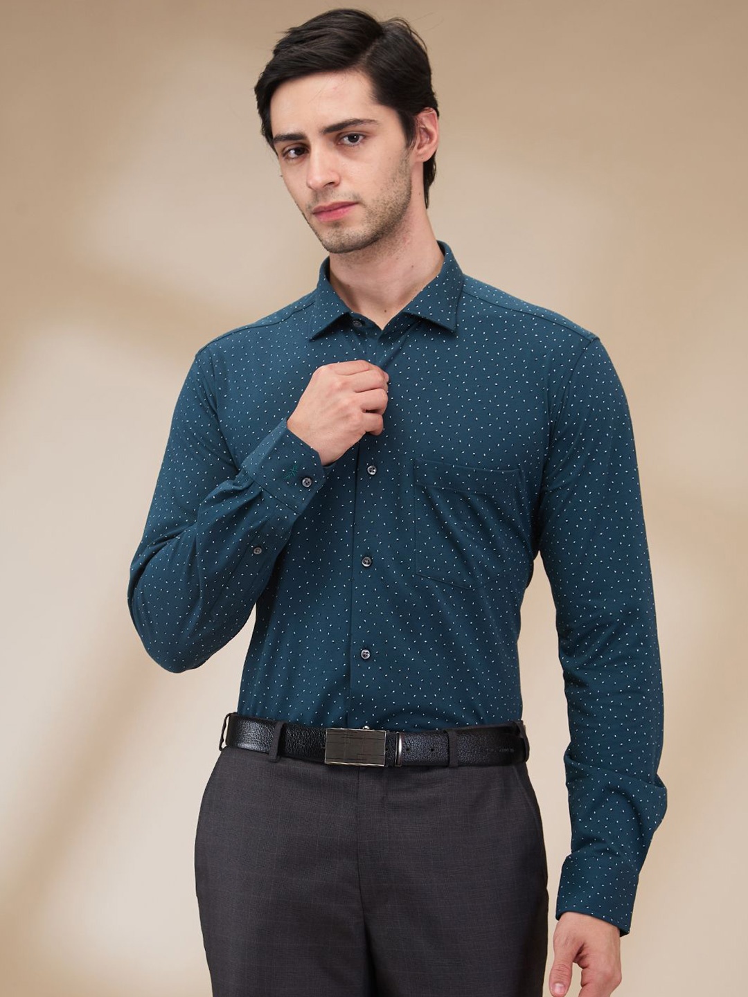 

Park Avenue Men Cutaway Collar Micro Ditsy Printed Cotton Slim Fit Formal Shirt, Teal