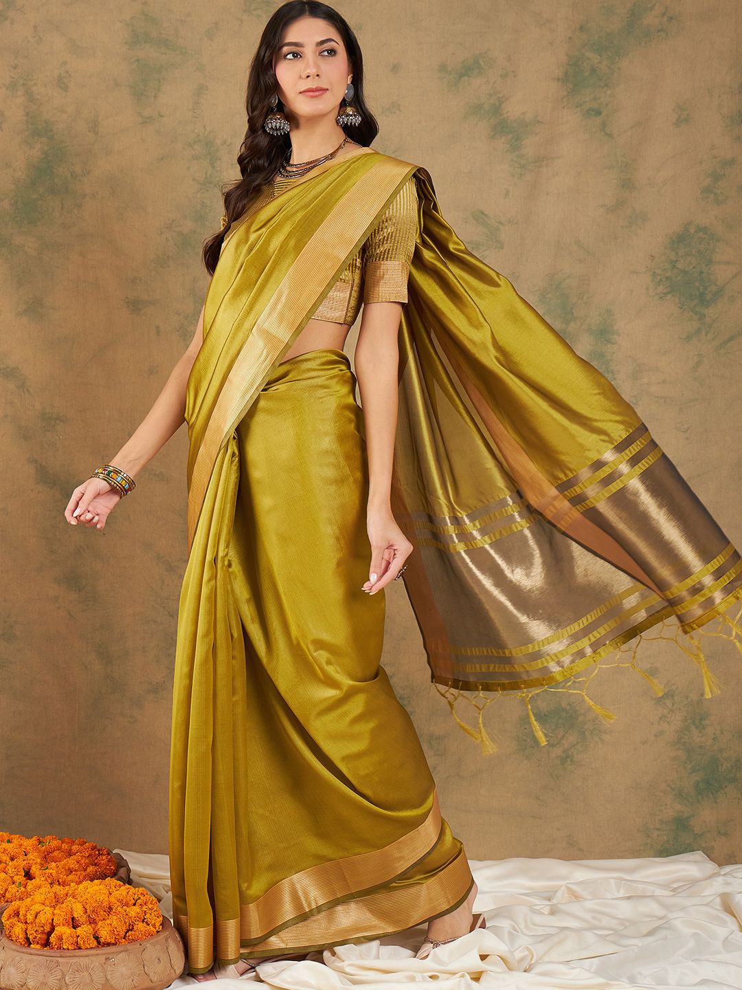 

DIVASTRI Woven Design Zari Organza Designer Kanjeevaram Saree, Lime green