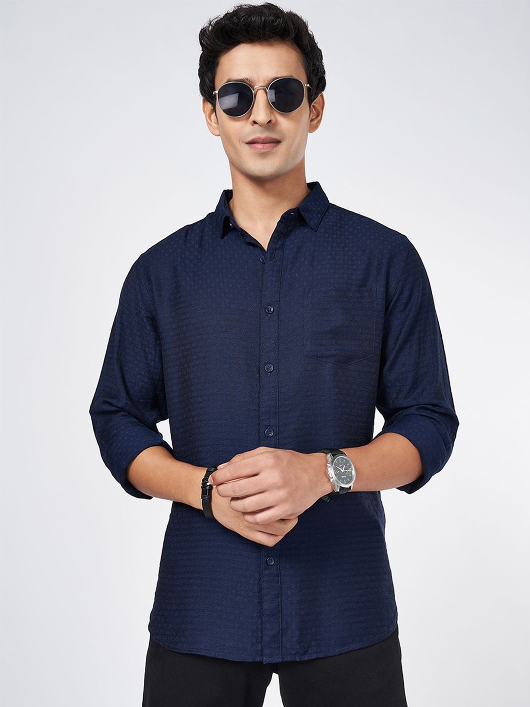 

BYFORD by Pantaloons Men Spread Collar Textured Printed Slim Fit Casual Shirt, Navy blue