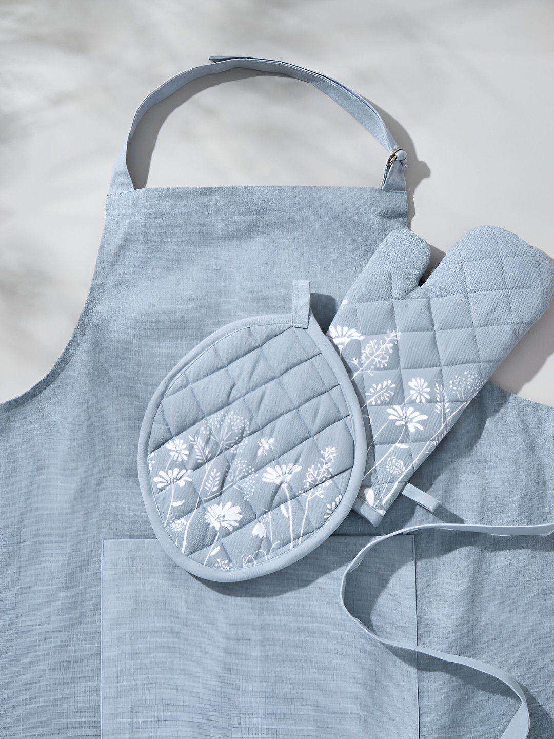 

Home Centre Corsica Drake 3-Pcs Grey & White Printed Cotton Kitchen Linen Sets