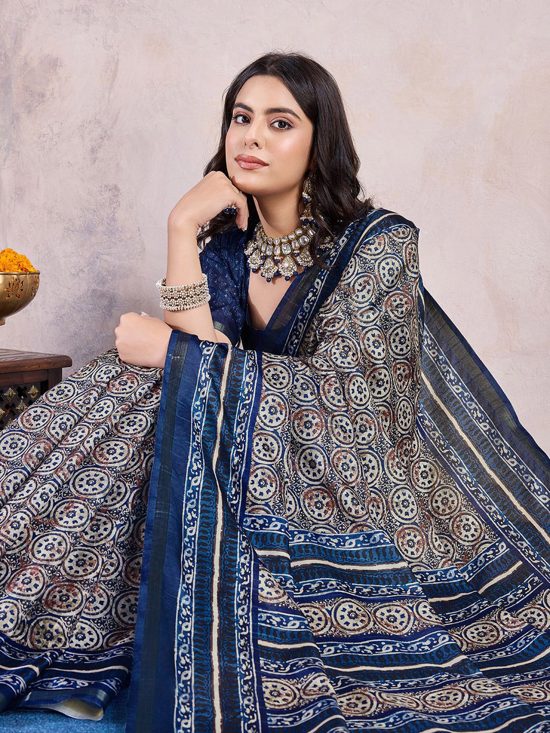 

Mitera Handloom Saree, Cream