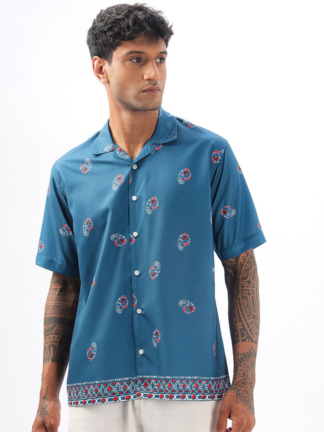 

Vestirio Men Relaxed Cuban Collar Ethnic Motifs Printed Casual Shirt, Blue