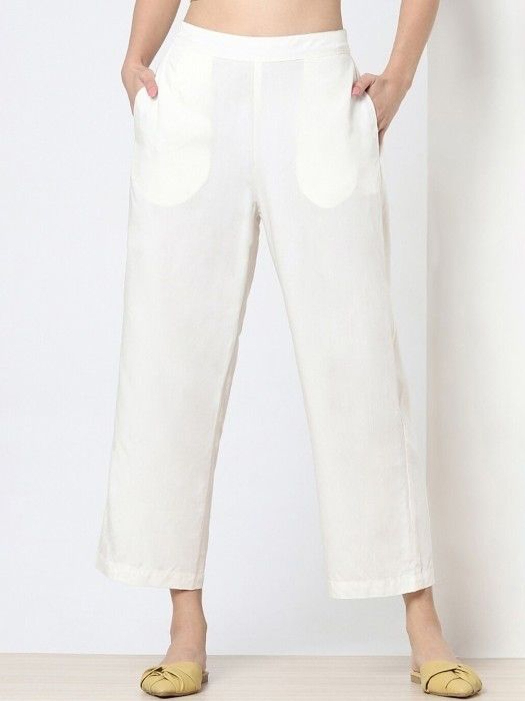 

HERE&NOW Women Straight Fit Regular Trousers, Off white