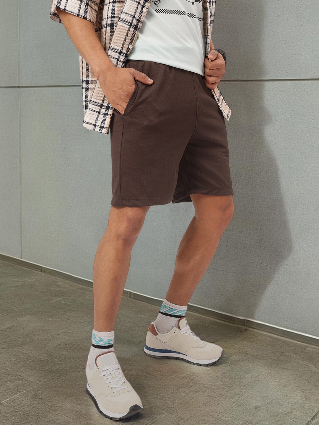 

Kook N Keech Men Urban Explorer Mid-rise Relaxed Shorts, Brown