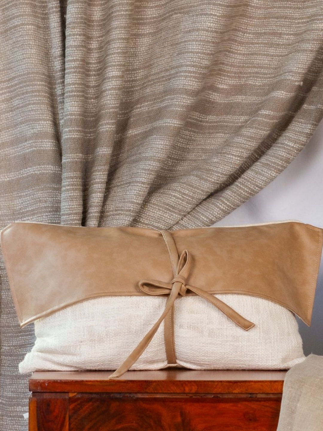 

ALCOVE Off White & Brown Rectangle Cushion Cover