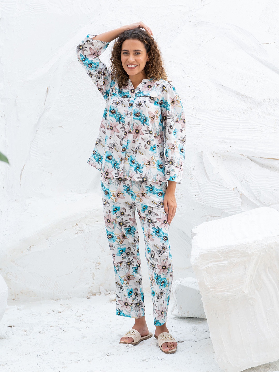 

SANSKRUTIHOMES Women Floral Printed Night suit, White