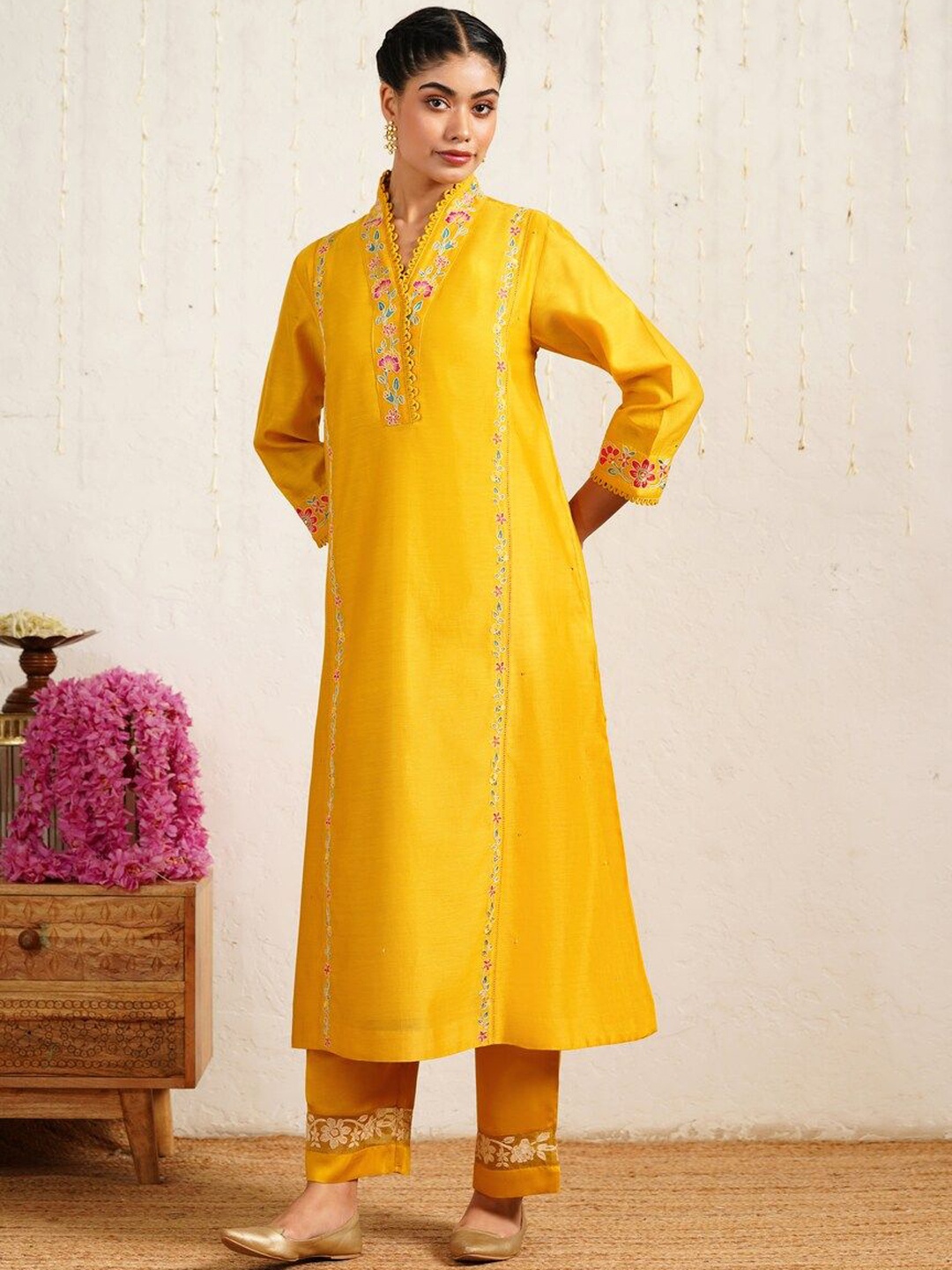 

JAYPORE Floral Embroidered Straight Kurta With Palazzo, Mustard
