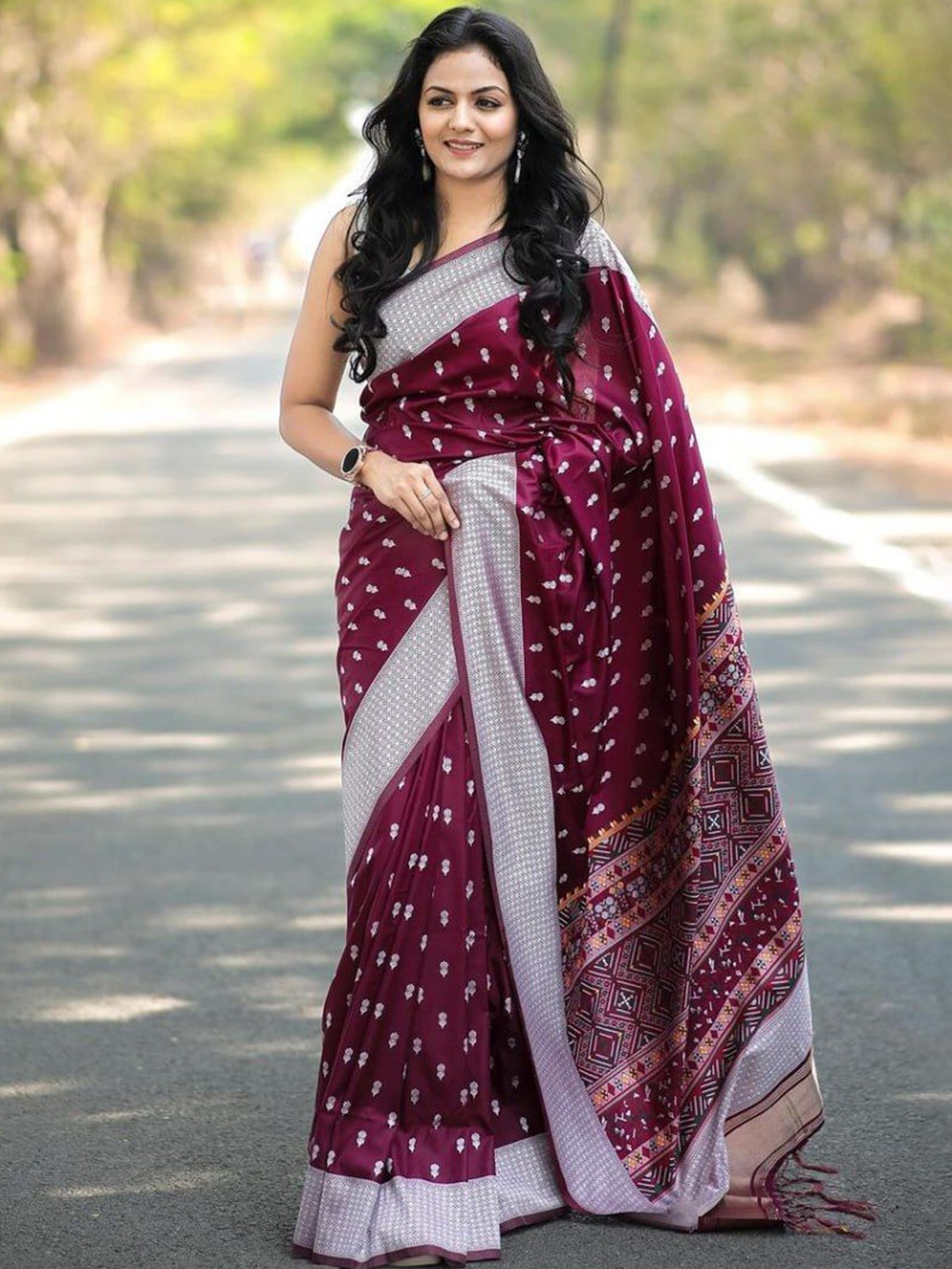 

Kriyansh Woven Design Zari Art Silk Designer Kanjeevaram Saree, Purple