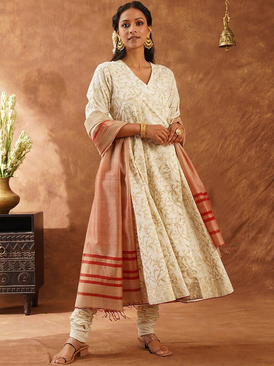 

JAYPORE Ethnic Motifs Printed Pure Cotton A-Line Kurta with Churidar & With Dupatta, Off white