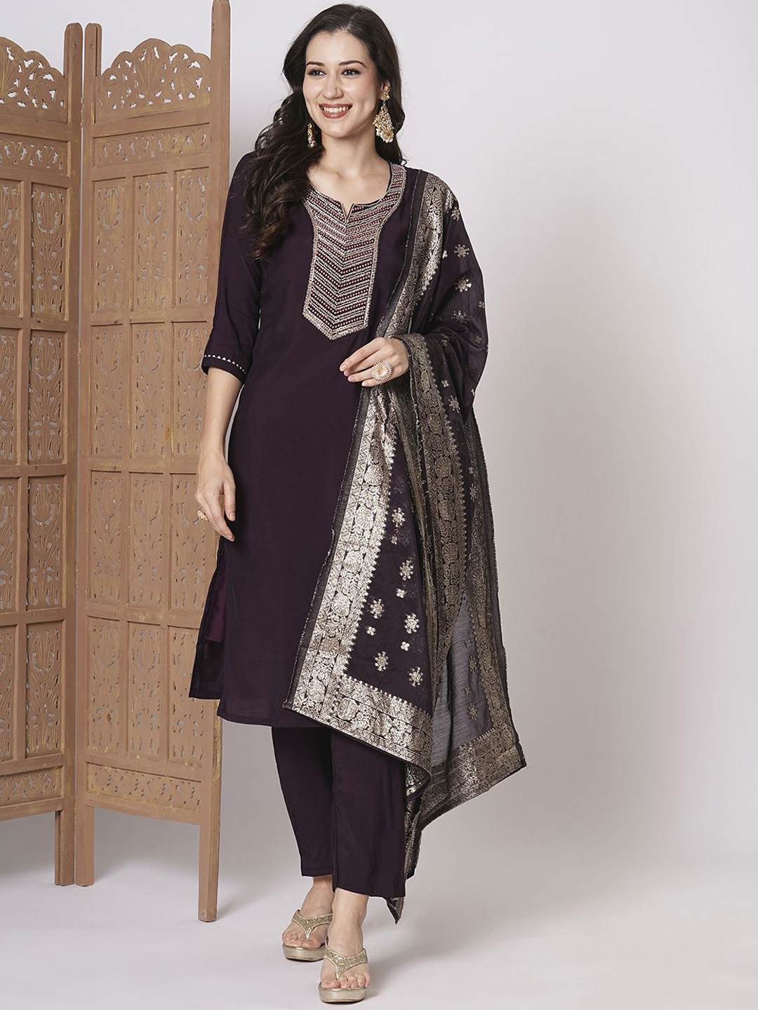 

KAYOMMI Women Ethnic Motifs Yoke Design Kurta with Trousers & Dupatta, Purple