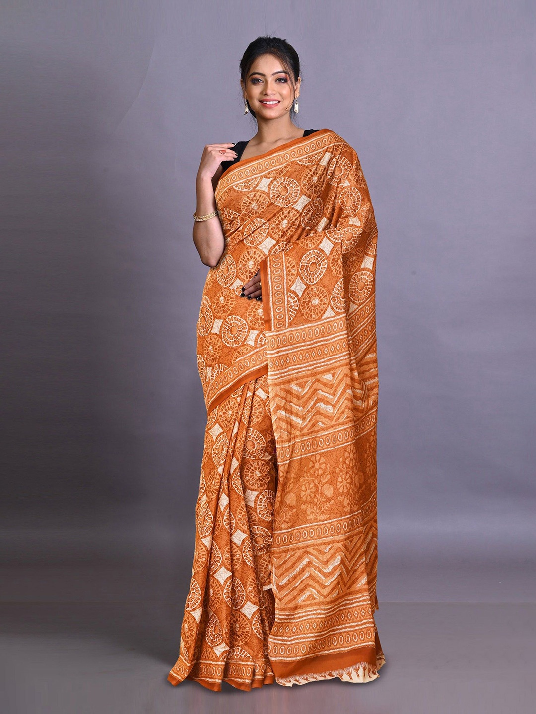 

Unnati Silks Floral Printed Pure Cotton Handloom Block Print Saree, Orange