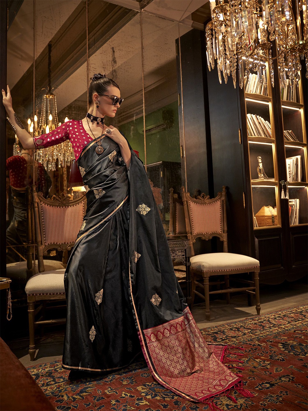 

elora Woven Design Printed Zari Banarasi Celebrity Saree, Black