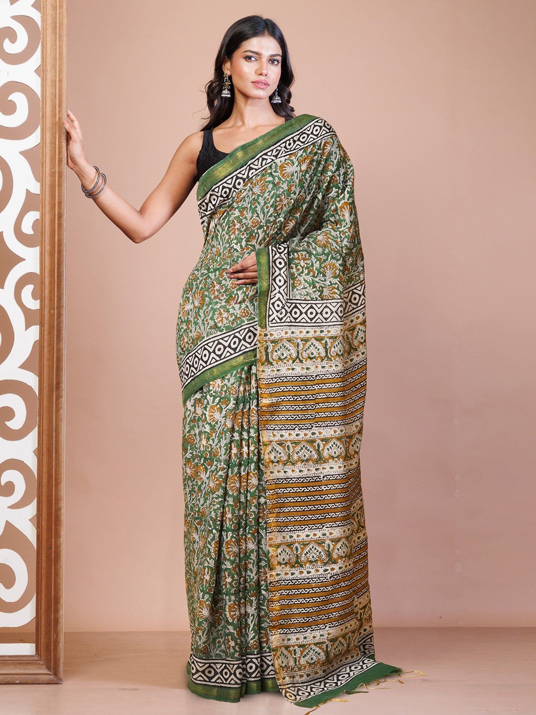 

Unnati Silks Floral Zari Handloom Bagru Saree, Green