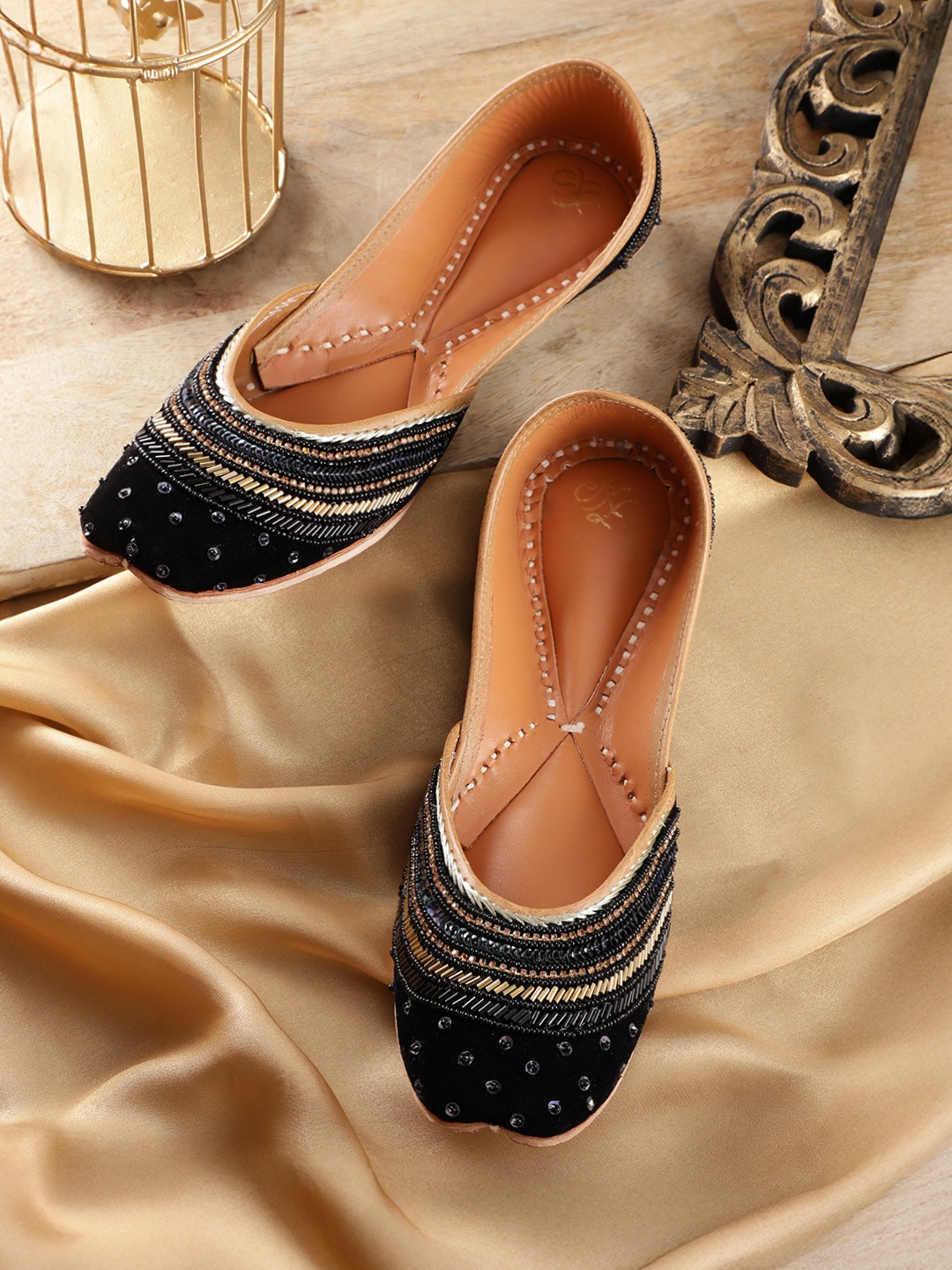 

House of Pataudi Women Embellished Ethnic Mojaris, Black