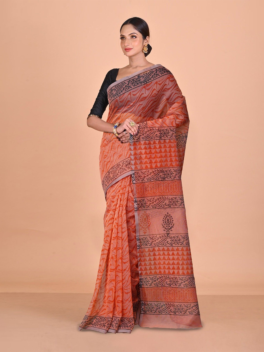 

Unnati Silks Floral Supernet Handloom Block Print Saree, Peach