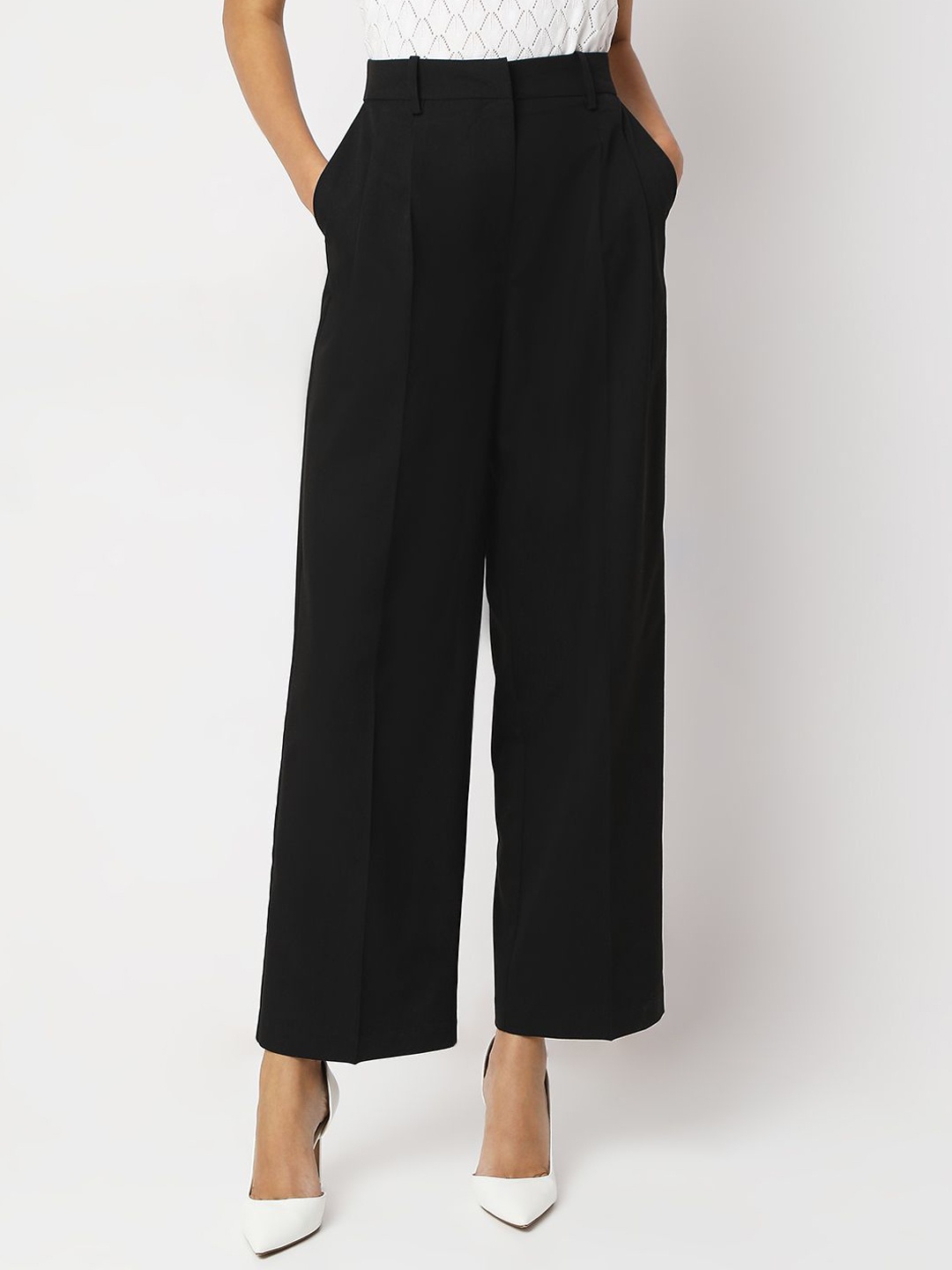 

Vero Moda Women Straight Fit Pleated Culottes Trousers, Black
