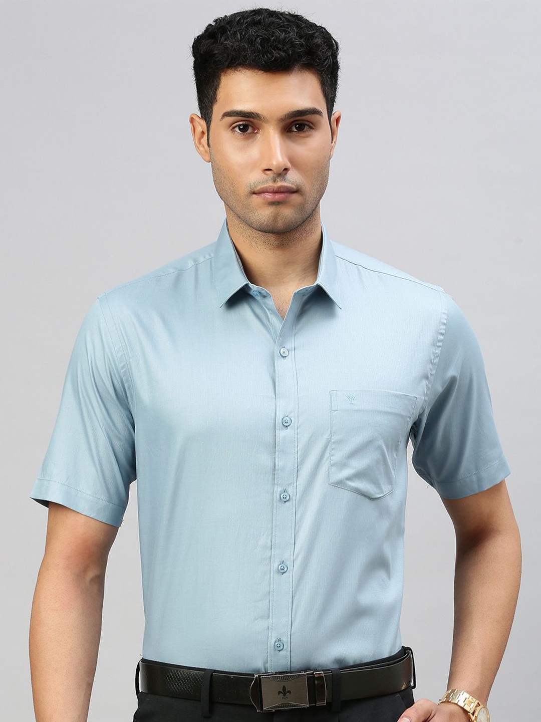 

Ramraj Solid Half Sleeves Shirt, Blue