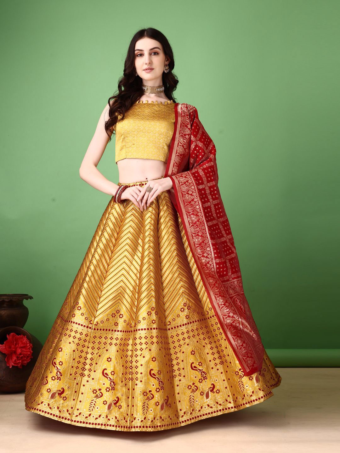 

SWAMI STUDIO Ready to Wear Lehenga & Unstitched Blouse With Dupatta, Gold