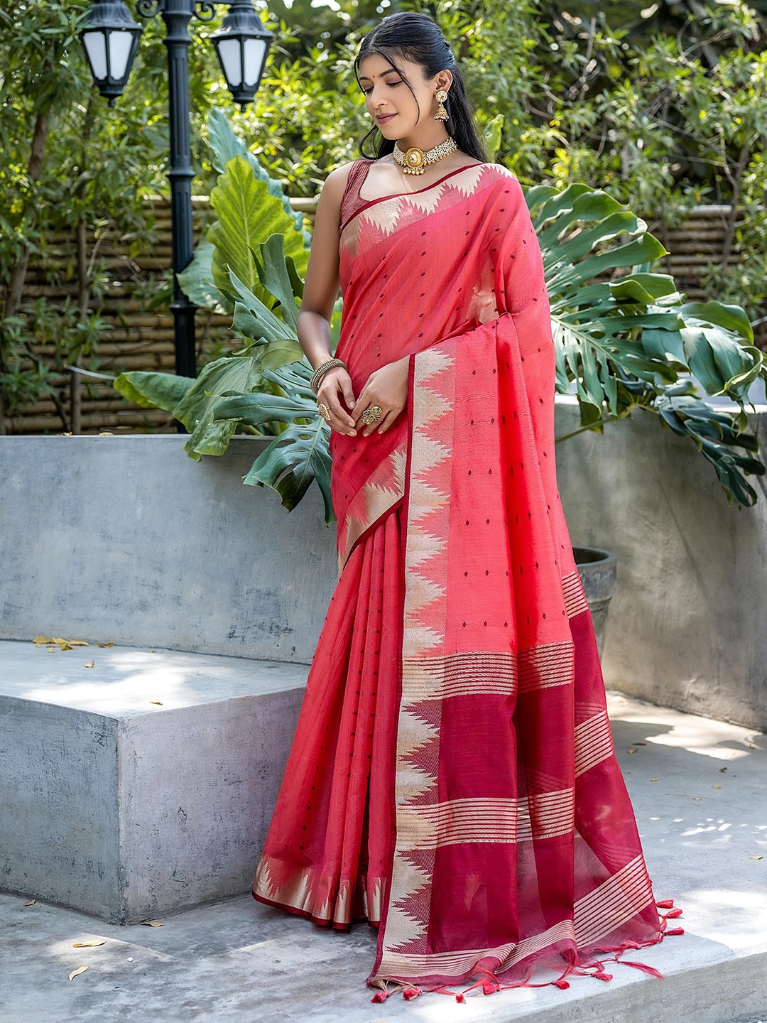 

Kandora Woven Design Zari Pure Silk Tussar Saree, Red