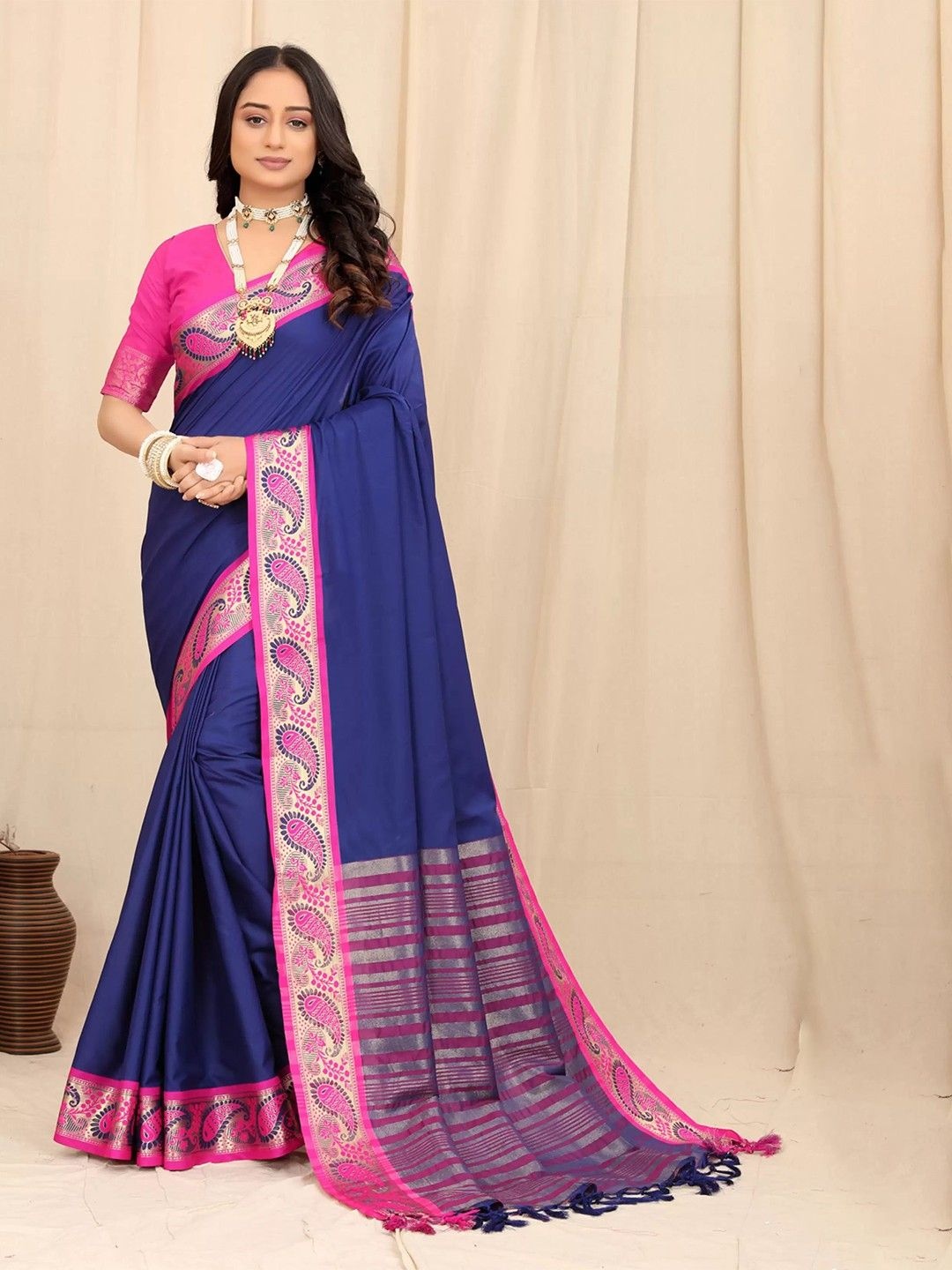 

APNISHA Zari Silk Solid Saree, Blue