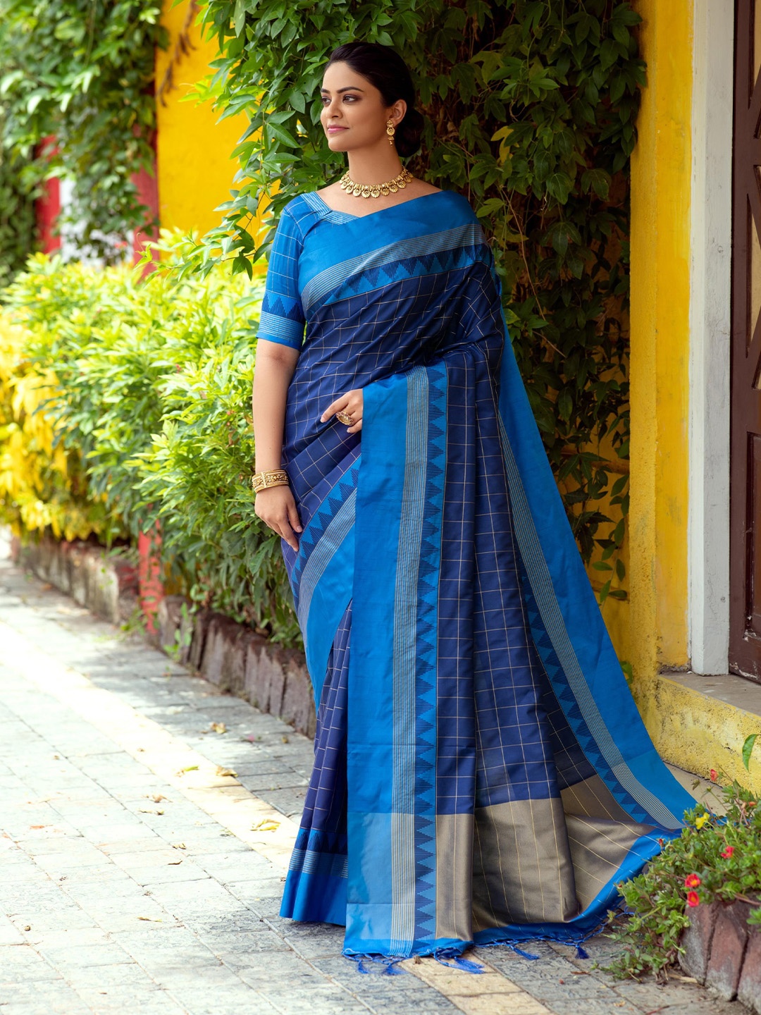 

Kandora Checked Pure Silk Saree, Navy blue