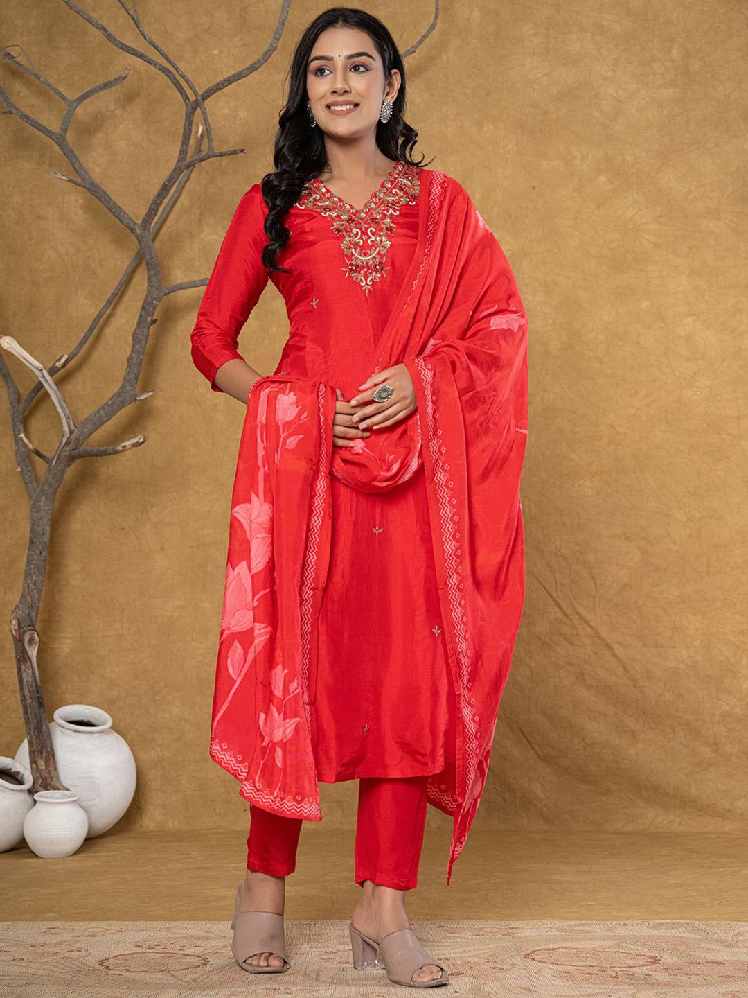 

Yufta Women Floral Embroidered Regular Pure Silk Kurta with Trousers & With Dupatta, Red