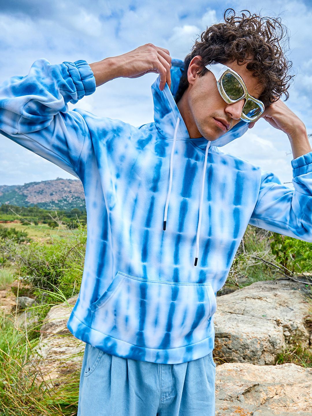 

Campus Sutra Men Abstract Printed Hood Cotton Pullover Sweatshirt, Blue