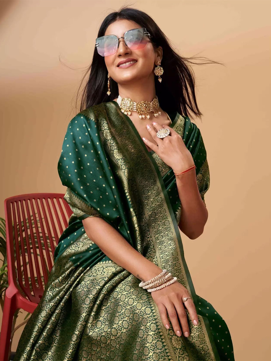 

QENY Woven Design Zari Banarasi Saree, Green