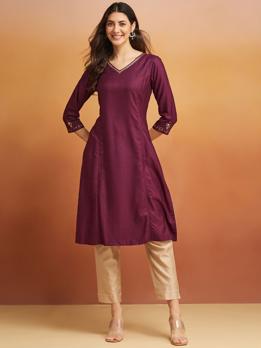 

Fabindia Women Embroidered Kurta, Purple