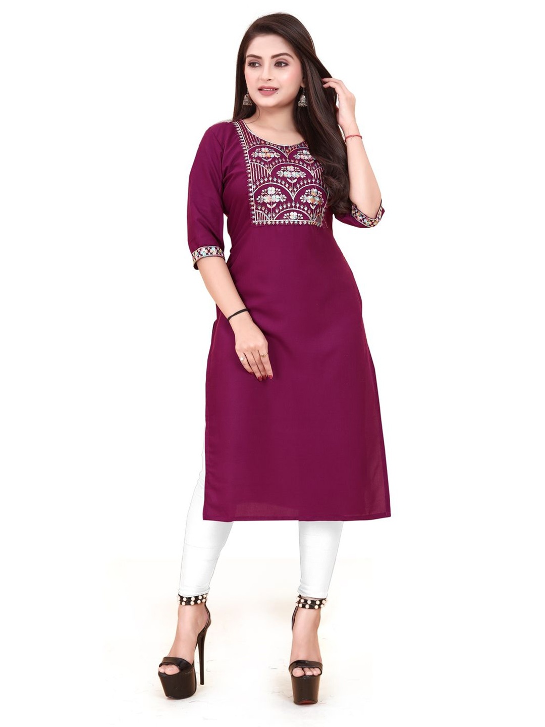 

AKK ENTERPRISE Ethnic Motifs Embroidered Thread Work Straight Kurta, Purple