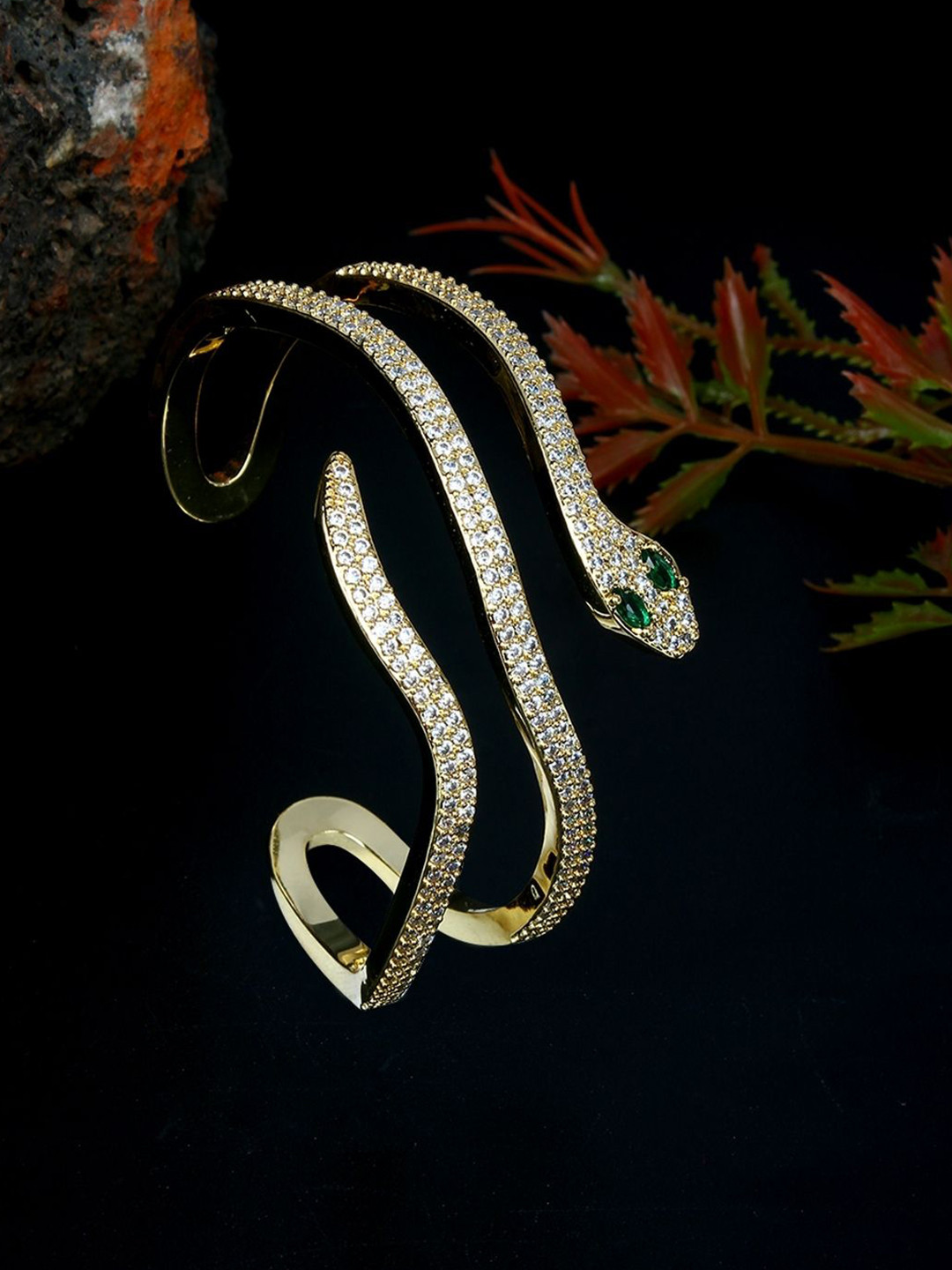 

KPOP Gold-Plated Cubic Zirconia Studded Cuff Bracelet