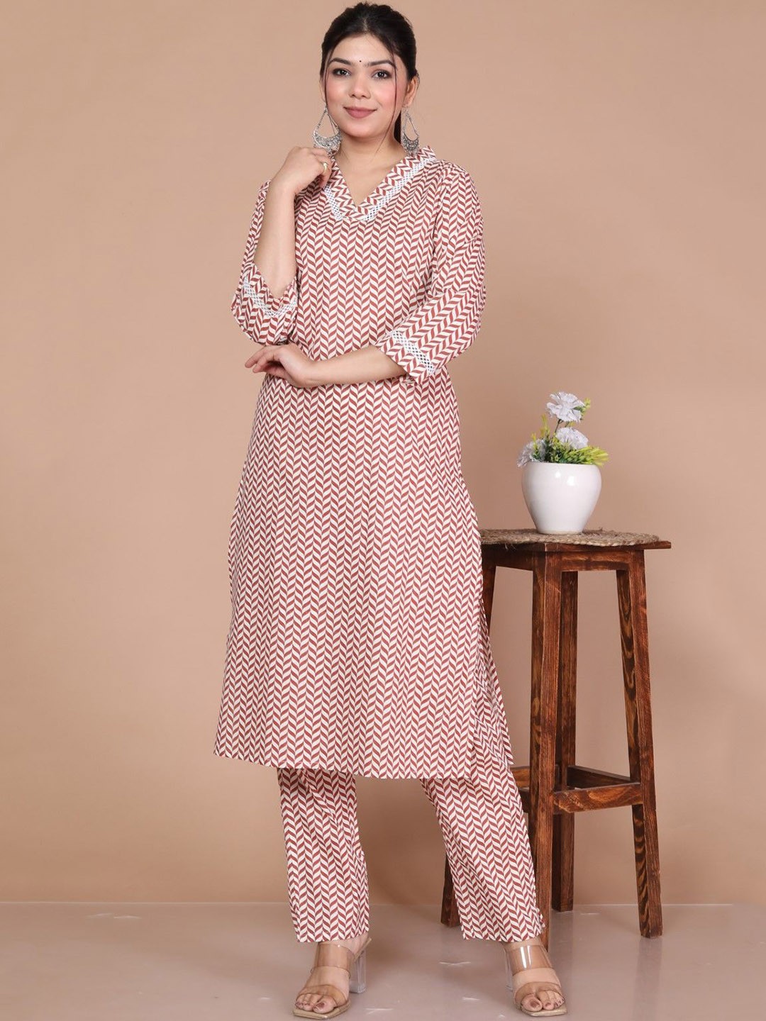 

Dwijupal Women Cotton Striped Regular Pure Cotton Kurta with Palazzos, Pink