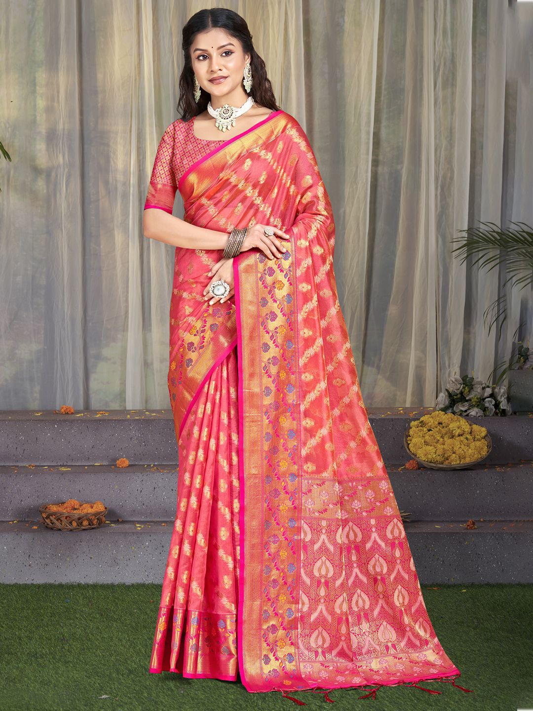 

SANGAM PRINTS Woven Design Zari Tussar Saree, Pink
