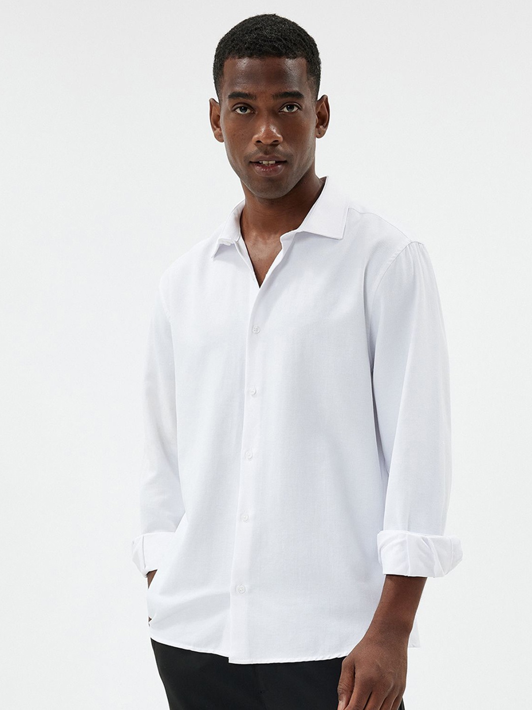 

Koton Men Spread Collar Solid Cotton Slim Fit Casual Shirt, White