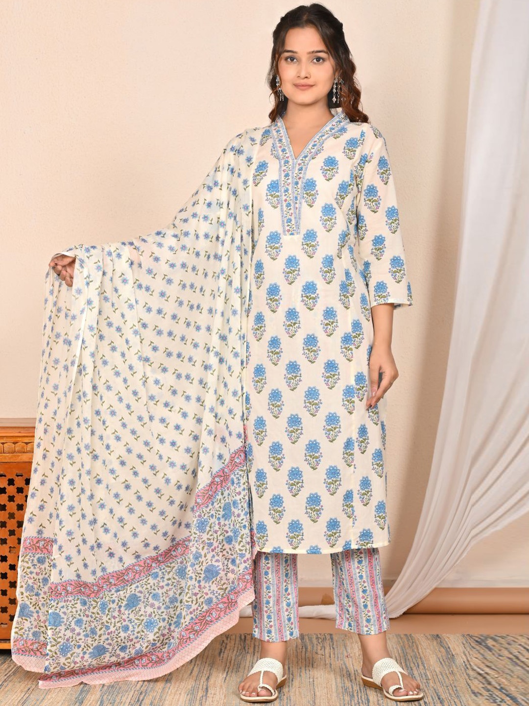 

Moktika Women Floral Printed Regular Pure Cotton Kurta with Trousers & Dupatta, Blue