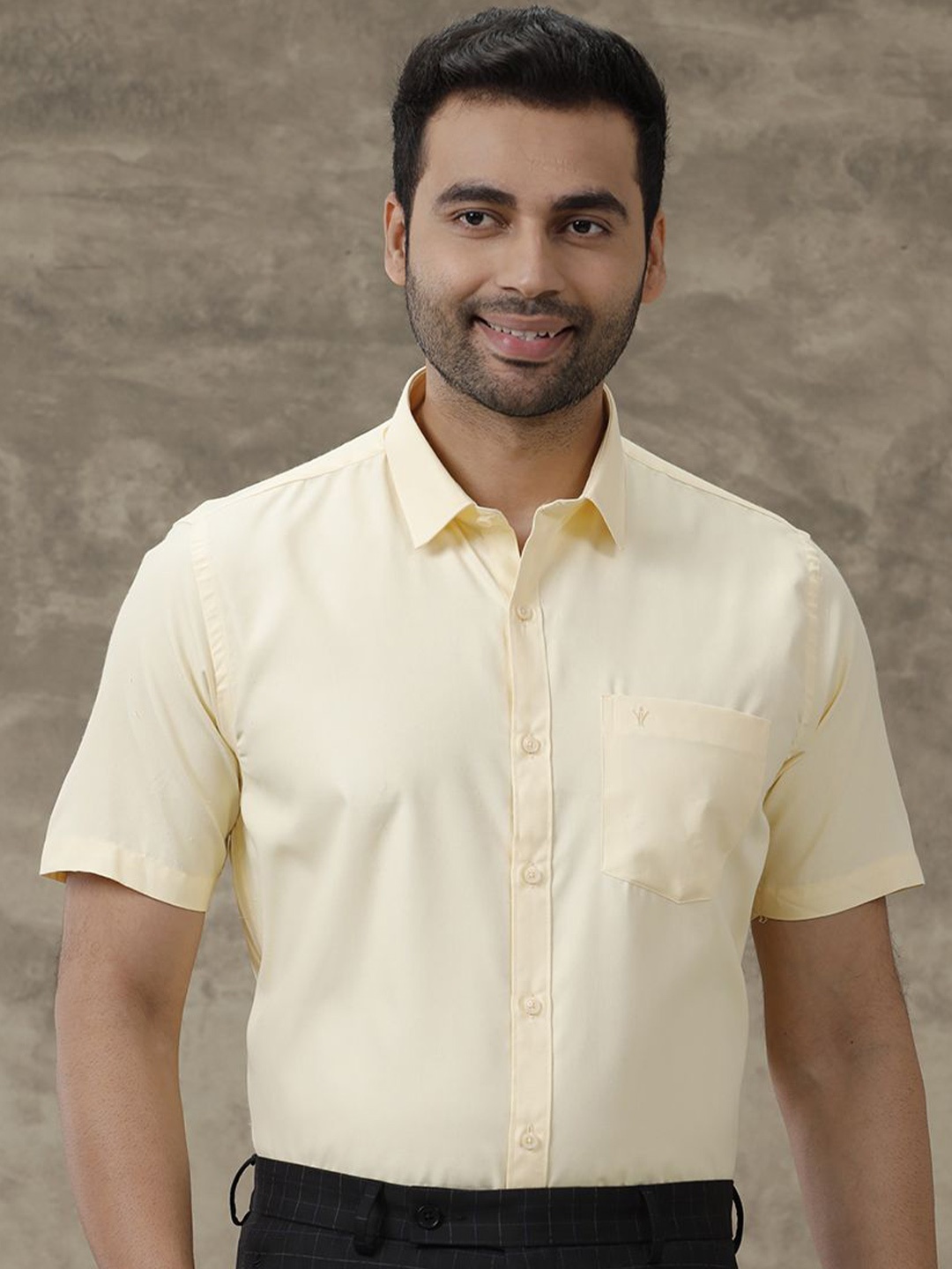 

Ramraj Spread Collar Formal Shirt, Yellow