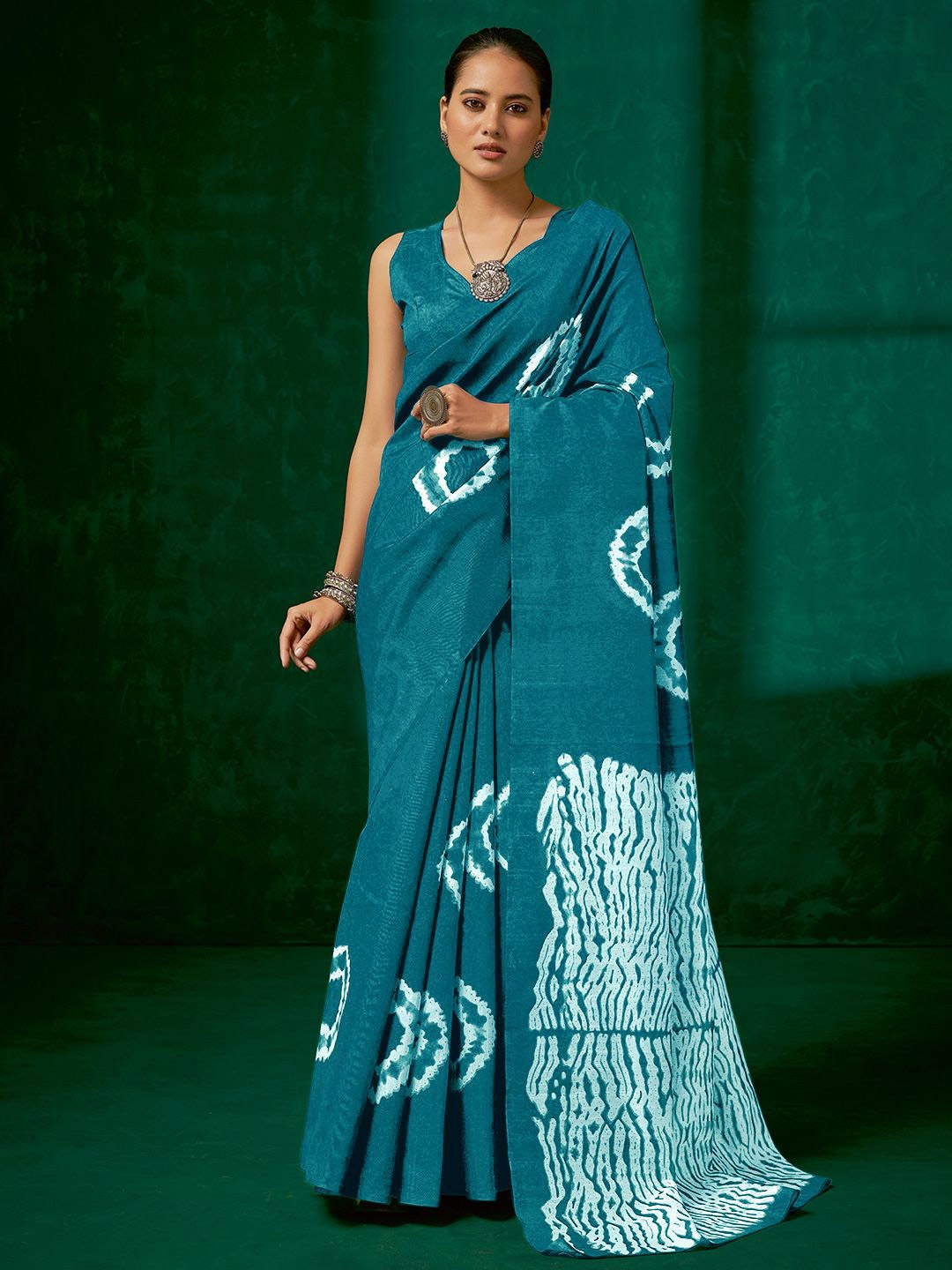 

KALINI Tie and Dye Block Print Saree, Blue