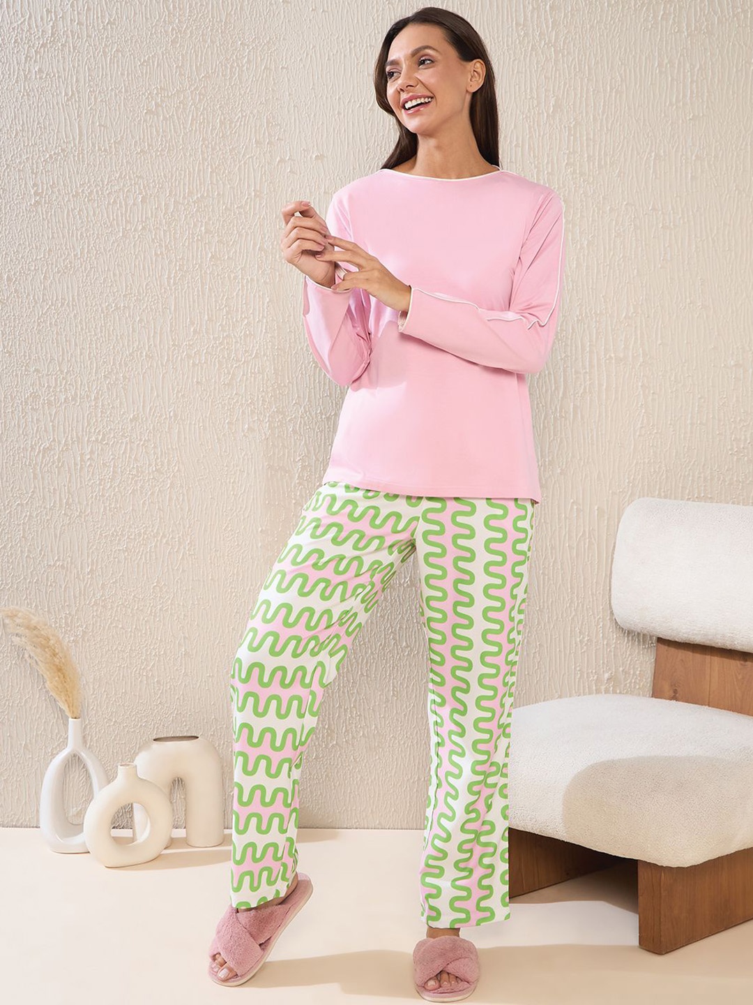 

Sweet Dreams Women Night suit, Pink