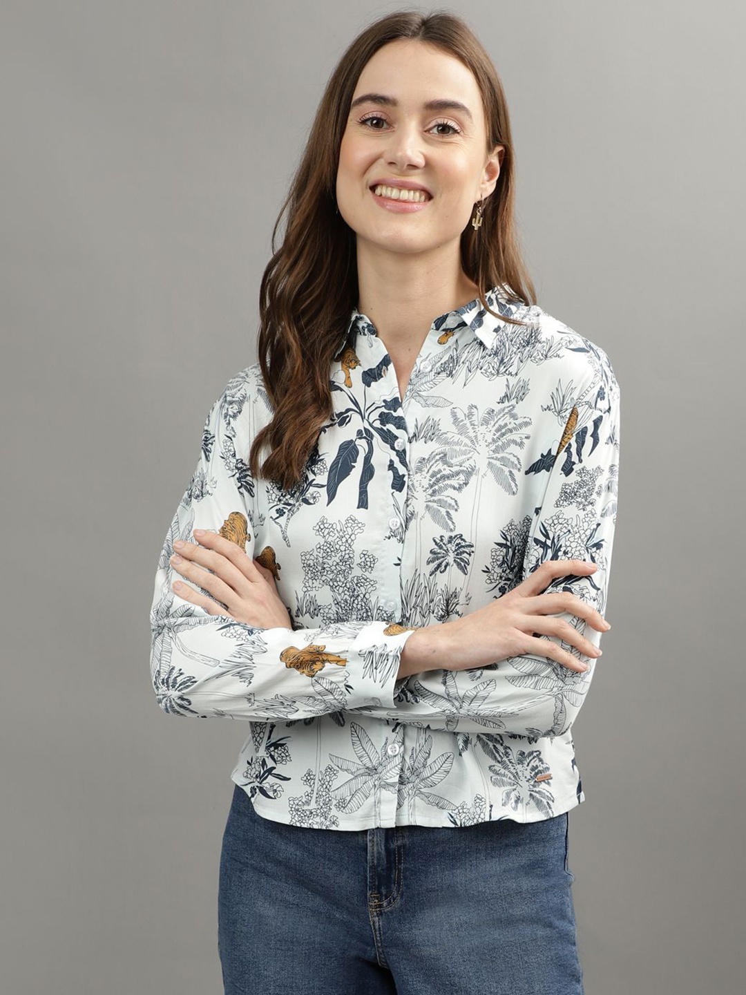 

Iconic Women Conversational Printed Spread Collar Casual Shirt, White