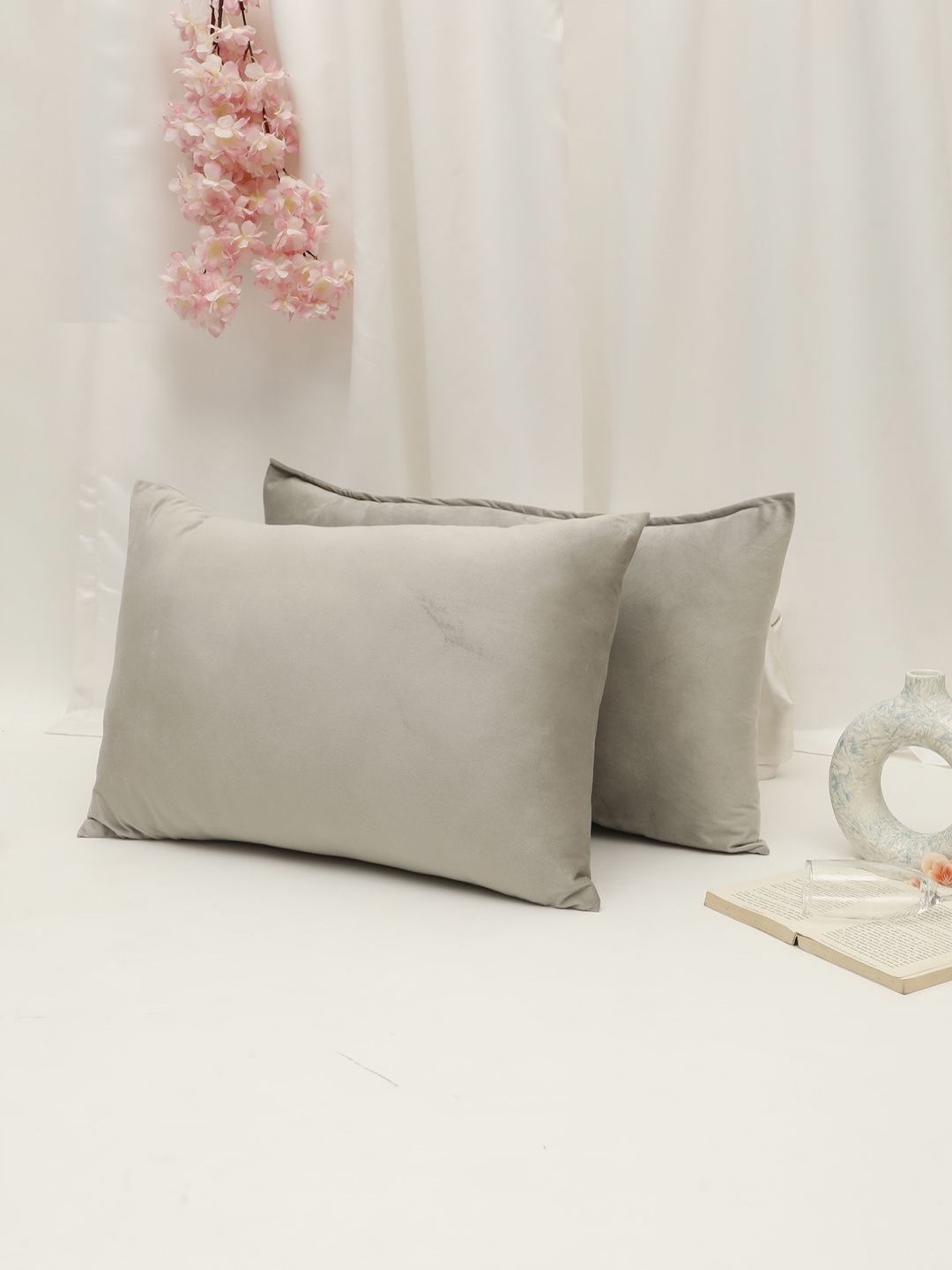 

THE CONVERSION Grey 2 Pieces Velvet Rectangle Pillow Covers