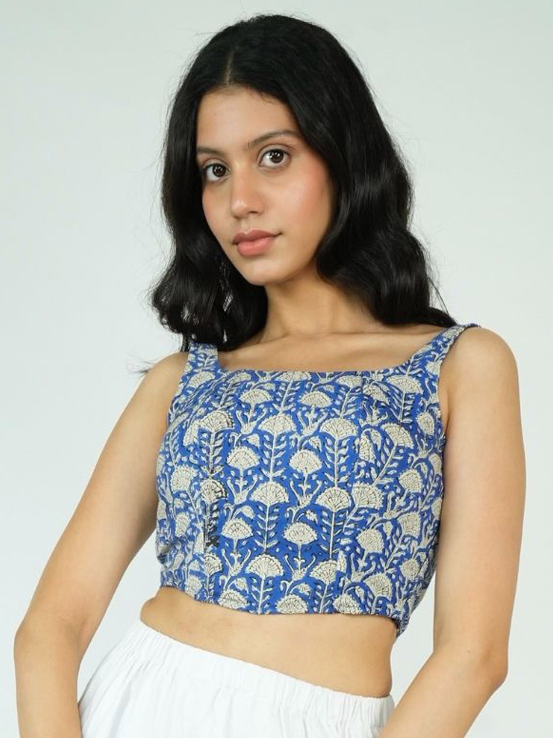 

SILAYIBAZI Women Floral Printed Crop Top, Blue